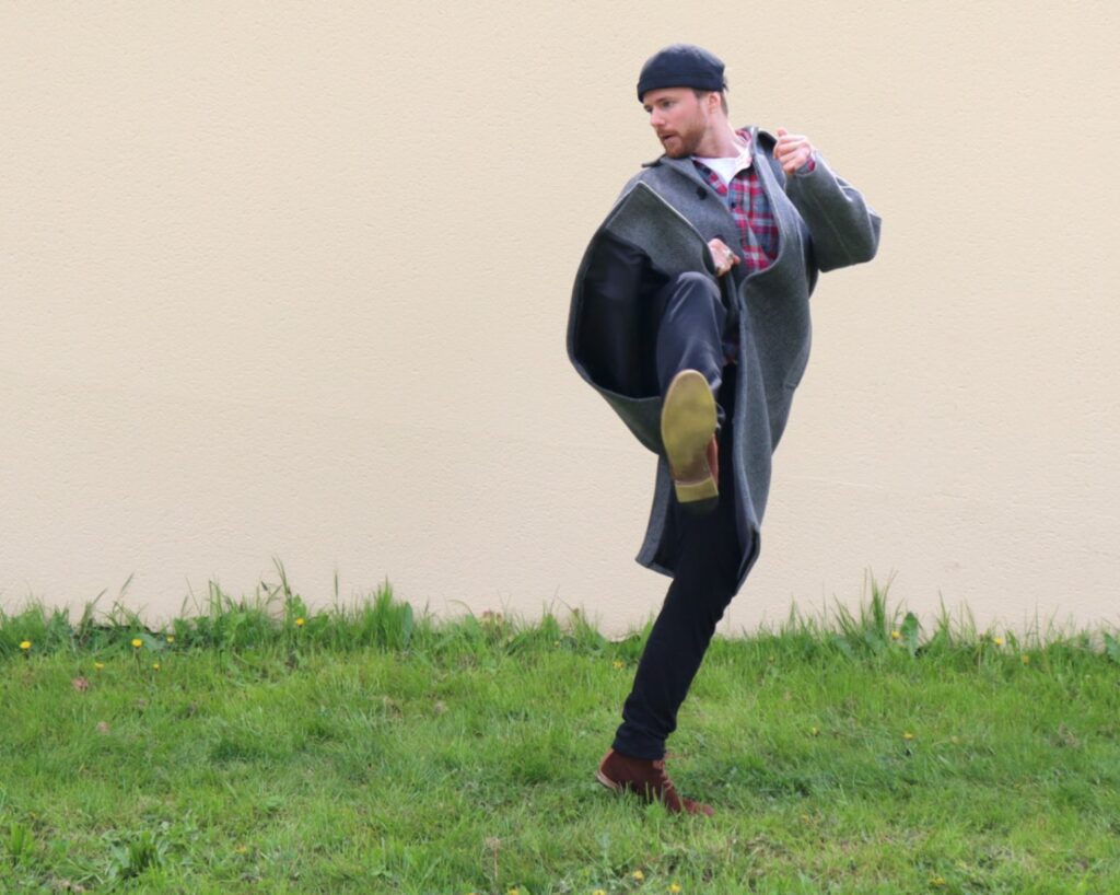 danseur qui soulève le pied