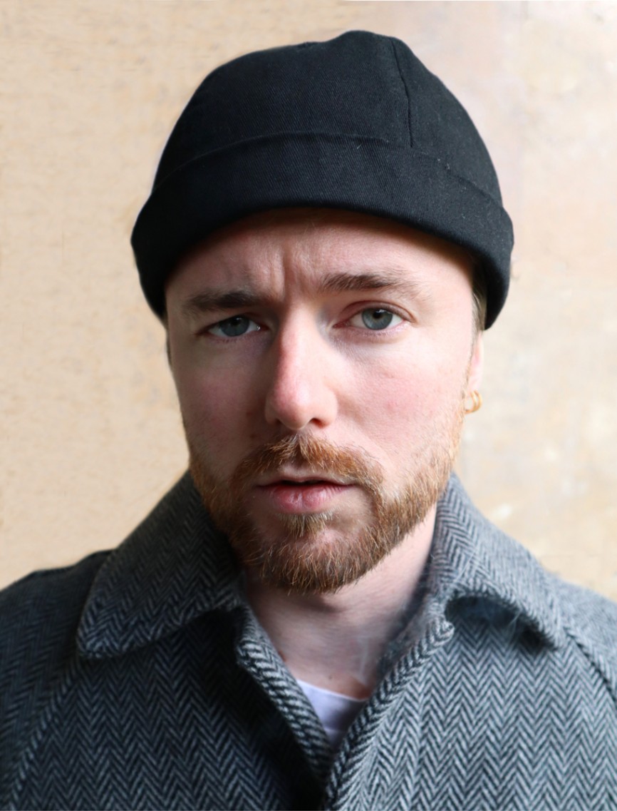 homme avec un bonnet