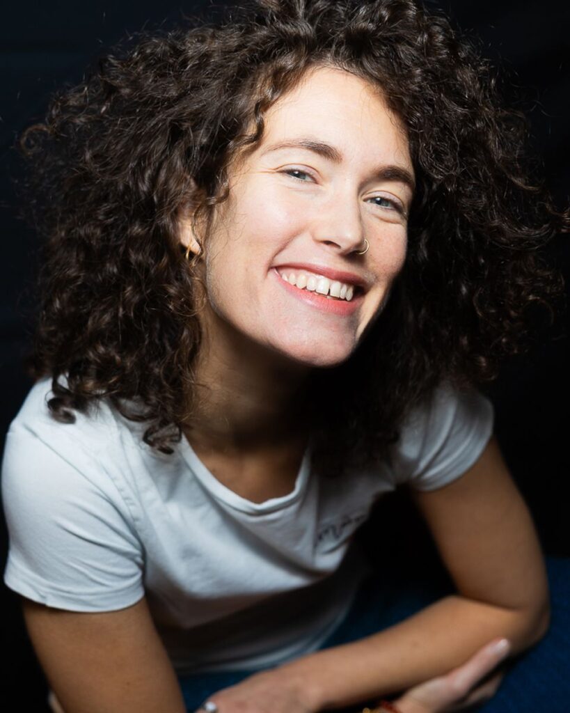 modèle femme en studio