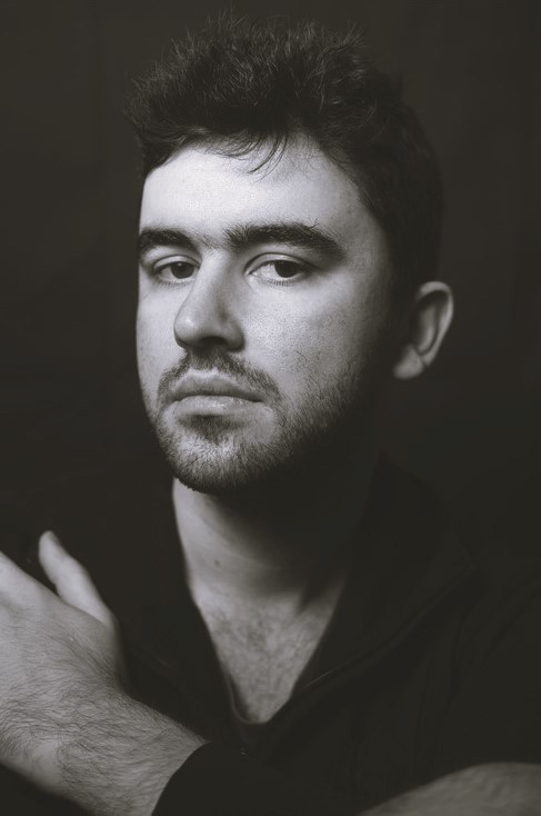 modèle homme en studio